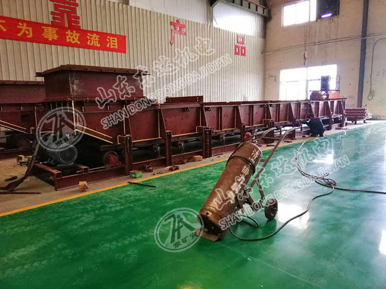 兗礦集團訂做的兩臺14米加長(cháng)帶式給煤機趕制生產(chǎn)中
