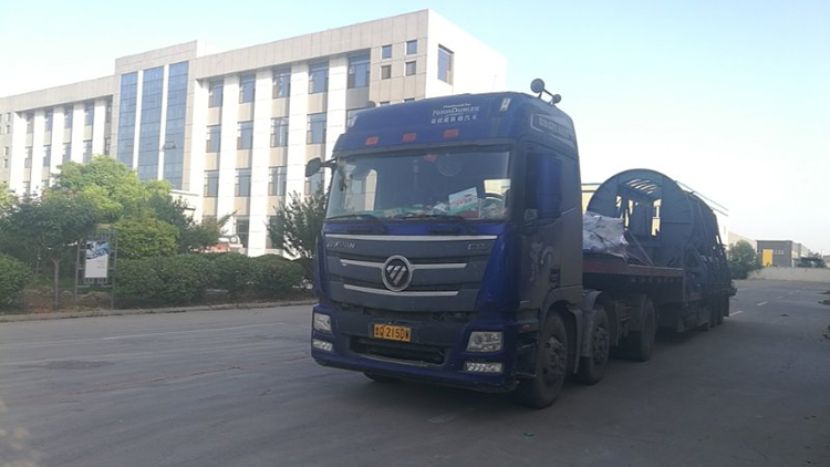 山東東達客戶(hù)定制的翻車(chē)機發(fā)往山西