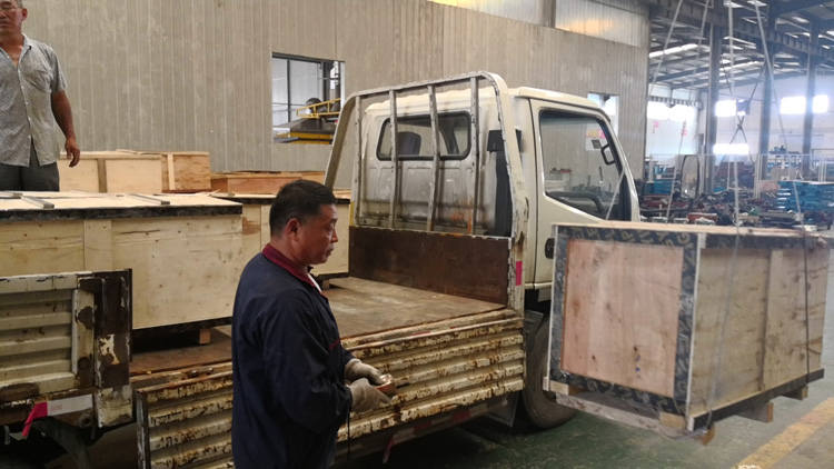 山東東達一批減速機在生產(chǎn)車(chē)間檢驗合格發(fā)貨