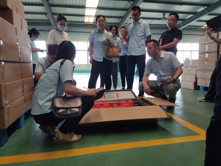 山東東達機電電商全體員工去廠(chǎng)實(shí)地學(xué)習產(chǎn)品知識